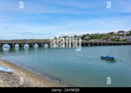 Alte Bideford Brücke über den Fluss Torridge, Bideford, Devon, England, Vereinigtes Königreich Stockfoto