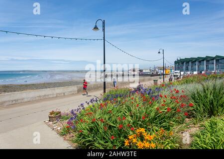 An der Strandpromenade, Westward Ho!, Devon, England, Vereinigtes Königreich Stockfoto