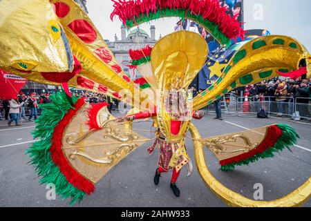 London, Großbritannien. 01 Jan, 2020. Der Londoner New Year Day Parade markiert den Beginn des neuen Jahres 2020. Credit: Guy Bell/Alamy leben Nachrichten Stockfoto