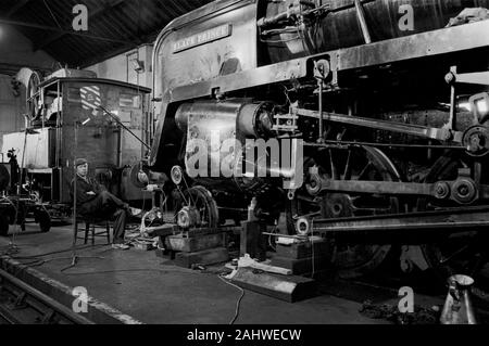 Black Prince, ein 9F Klasse Schwere Güterzuglokomotive, re-langweilig der Zylinder an Cranmore East Somerset Railway auf der im Jahr 1994. Stockfoto