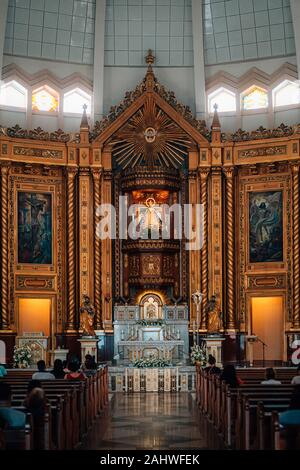 Das Innere der Kathedrale in Antipolo, in Antipolo, Rizal, Philippinen Stockfoto