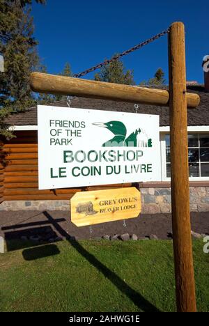 Buchhandlung zeichen Le Coin du Livre (von den Freunden des Prince Albert National Park betrieben) in Waskesiu, Prince Albert National Park, Saskatchewan, Kanada Stockfoto