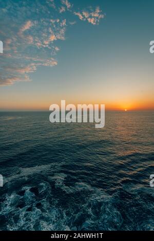 Sonnenuntergang Blick von Point Dume State Beach, in Malibu, Kalifornien Stockfoto