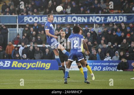 HARTLEPOOL, ENGLAND - Januar 1 St Michael Raynes von Hartlepool United Köpfe am Ziel während der Vanarama nationalen Liga Match zwischen Hartlepool United und Harrogate Stadt im Victoria Park, Hartlepool am Mittwoch, den 1. Januar 2020. (Credit: Mark Fletcher | Kredit: MI Nachrichten & Sport/Alamy leben Nachrichten Stockfoto