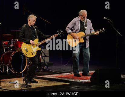 FORT LAUDERDALE, FL - Dezember 31: Hot Tuna Sylvester Psychedelic Party für das Neue Jahr am Parker Playhouse durchführen am 31 Dezember, 2019 in Fort Lauderdale, Florida. Quelle: MPI04/MedaPunch Stockfoto