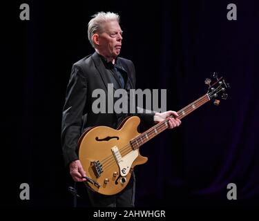 FORT LAUDERDALE, FL - Dezember 31: Hot Tuna Sylvester Psychedelic Party für das Neue Jahr am Parker Playhouse durchführen am 31 Dezember, 2019 in Fort Lauderdale, Florida. Quelle: MPI04/MedaPunch Stockfoto