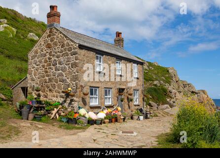 Fishermans cottage in Penberth Cove in West Cornwall Stockfoto