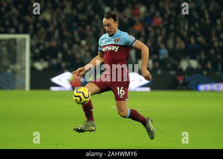 London, Großbritannien. 01 Jan, 2020. Mark Noble von West Ham United in Aktion. Premier League match, West Ham United v AFC Bournemouth an der London Stadium, Queen Elizabeth Olympic Park in London am Tag der neuen Jahre, Mi 1. Jan 2020. Dieses Bild dürfen nur für redaktionelle Zwecke verwendet werden. Nur die redaktionelle Nutzung, eine Lizenz für die gewerbliche Nutzung erforderlich. Keine Verwendung in Wetten, Spiele oder einer einzelnen Verein/Liga/player Publikationen. pic von Steffan Bowen/Andrew Orchard sport Fotografie/Alamy Live news Credit: Andrew Orchard sport Fotografie/Alamy leben Nachrichten Stockfoto