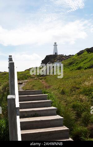 Die Schritte in der Nähe von Cape Spear Leuchtturm in Neufundland und Labrador, Kanada. Der Leuchtturm wurde im Jahr 1836 gebaut und ist ein National Historic Site. Stockfoto