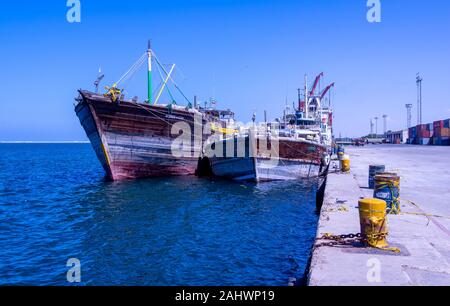 Dhaus im Hafen Berbera, Somaliland Stockfoto