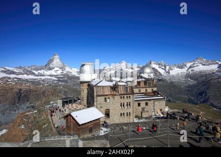 Panoramablick auf das Matterhorn mit dem 3100 Kulmhotel Gornergrat. Schweiz Stockfoto