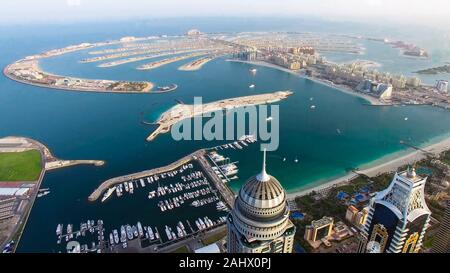 Panoramablick auf Dubai von Palm Island, Vereinigte Arabische Emirate Stockfoto