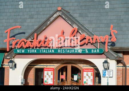 WREXHAM, GROSSBRITANNIEN - Dezember 25th, 2019: Frankie und Benny's Restaurant, Geschäft vor Stockfoto