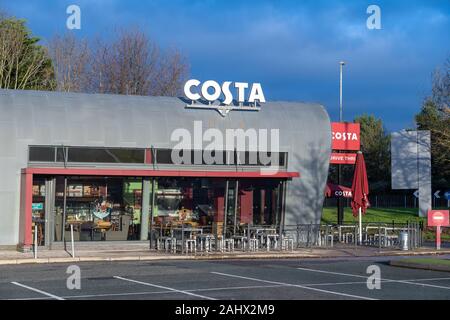 CHESTER, VEREINIGTES KÖNIGREICH - Dezember 25th, 2019: Costa Coffee Cafe store Front Stockfoto