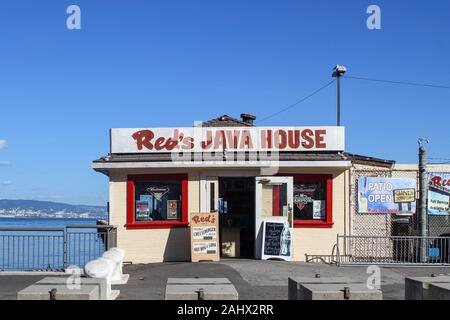 Iconic Strandpromenade Burger Joint's Red Java Haus am Pier 30 in South Beach District von San Francisco, Vereinigte Staaten von Amerika Stockfoto