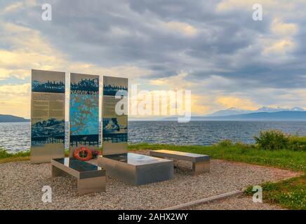 Narvik, Norwegen - 16. Juli 2014: Denkmal im Jahre 1940 in Narvik auf der Autobahn E 6. Stockfoto