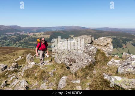 Walker auf dem Zuckerhut, Abergavenny, Wales, Großbritannien Stockfoto