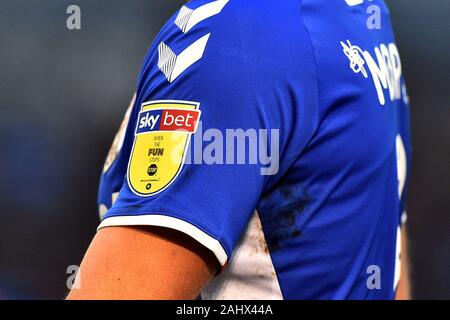 Oldham, Großbritannien. 01 Jan, 2020. OLDHAM, ENGLAND - am 1. Januar EFL shirt Pflaster in den Himmel Wette Liga 2 Übereinstimmung zwischen Oldham Athletic und Scunthorpe United in Boundary Park, Oldham am Mittwoch, den 1. Januar 2020. (Credit: Eddie Garvey | MI Nachrichten) das Fotografieren dürfen nur für Zeitung und/oder Zeitschrift redaktionelle Zwecke verwendet werden, eine Lizenz für die gewerbliche Nutzung Kreditkarte erforderlich: MI Nachrichten & Sport/Alamy leben Nachrichten Stockfoto