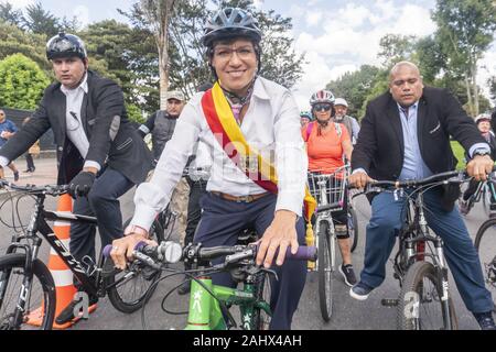 Oktober 10, 2019: Bogota Bürgermeister - wählen Claudia Lopez eine Übergabe in Bogota besucht. Credit: Daniel Garzon Herazo/ZUMA Draht/Alamy leben Nachrichten Stockfoto