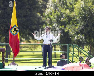 Oktober 10, 2019: Bogota Bürgermeister - wählen Claudia Lopez eine Übergabe in Bogota besucht. Credit: Daniel Garzon Herazo/ZUMA Draht/Alamy leben Nachrichten Stockfoto