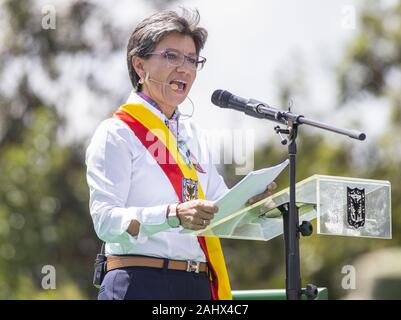 Oktober 10, 2019: Bogota Bürgermeister - wählen Claudia Lopez eine Übergabe in Bogota besucht. Credit: Daniel Garzon Herazo/ZUMA Draht/Alamy leben Nachrichten Stockfoto