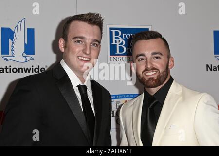 NEW YORK - Sept. 27: Ty Dillon (L) und Austin Dillon teilnehmen, die 2016 NASCAR-Stiftung würdigt Gala im Marriott Marquis am 27. September 2016 in New York. Stockfoto