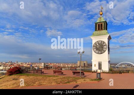 Die Festung Petrovaradin in Novi Sad und dem Glockenturm Stockfoto