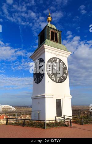 Der Turm der Festung Petrovaradin, Wahrzeichen von Novi Sad Stockfoto