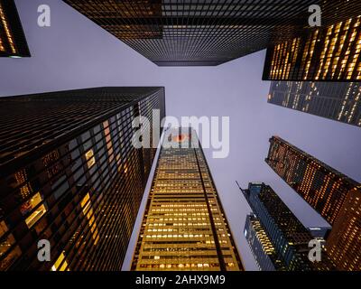 Ein Blick auf den Financial District, Unternehmen und Wolkenkratzer in Toronto, Ontario, Kanada Stockfoto