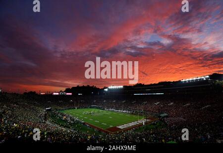 Pasadena, Kalifornien, USA. 01 Jan, 2020. Allgemeine Ansicht des Rose Bowl Spiel zwischen der Oregon Ducks und die Wisconsin Dachse im Rose Bowl in Pasadena, Kalifornien. Obligatorische Photo Credit: Charles Baus/CSM/Alamy leben Nachrichten Stockfoto