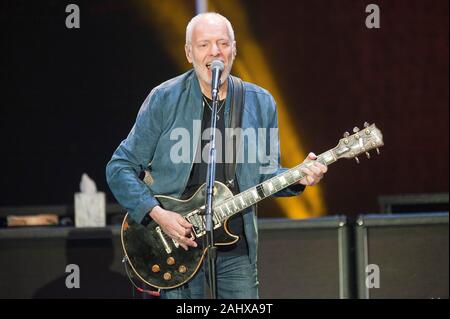 Sept. 14, 2019 - Raleigh, North Carolina; USA - Musiker Peter Frampton führt live als sein 2019 Tour macht Halt in den Küstengebieten Credit Union Musik Park in Walnut Creek in Raleigh Copyright 2019 Jason Moore befindet. (Bild: © Jason Moore/ZUMA Draht) Stockfoto