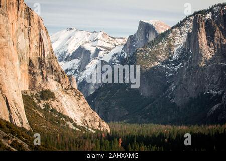 El Capitan Yosemite Valley von Tunnel view angesehen Stockfoto