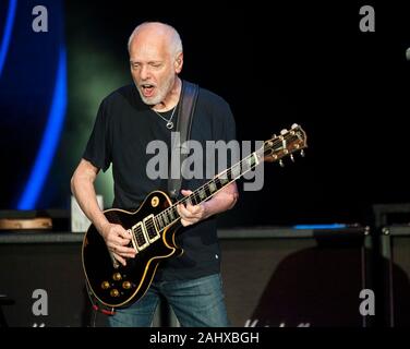 Sept. 14, 2019 - Raleigh, North Carolina; USA - Musiker Peter Frampton führt live als sein 2019 Tour macht Halt in den Küstengebieten Credit Union Musik Park in Walnut Creek in Raleigh Copyright 2019 Jason Moore befindet. (Bild: © Jason Moore/ZUMA Draht) Stockfoto