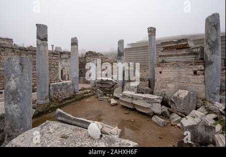 Ephesus, Selcuk Izmir, Türkei - die antike Stadt Efes. Das UNESCO-Weltkulturerbe war ist ein altes römisches Gebäude Stockfoto