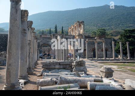 Ephesus, Selcuk Izmir, Türkei - die antike Stadt Efes. Das UNESCO-Weltkulturerbe war ist ein altes römisches Gebäude Stockfoto