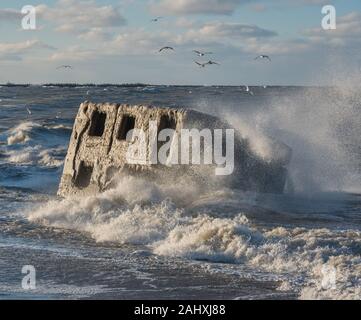 Ruinen der nördlichen Forts am Strand der Ostsee in Liepaja, Lettland. Stockfoto