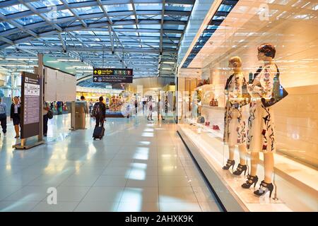 BANGKOK, THAILAND - ca. Juni 2015: Innenraum geschossen von Suvarnabhumi Airport. Stockfoto