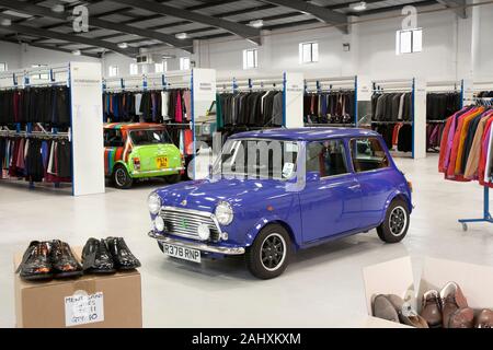 1996 Paul Smith Rover Mini's in Fashion Lager Stockfoto