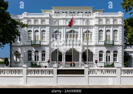 Weißer Saal, Büro des Premierministers von Trinidad und Tobago Port of Spain, Karibik. Einer der glorreichen Sieben, Whitehall, ursprünglich Ro Stockfoto