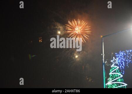 2020 Feuerwerk in Lukavac. Stockfoto