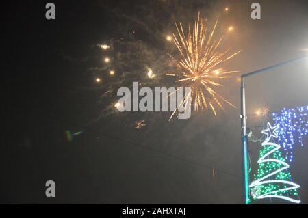 2020 Feuerwerk in Lukavac. Stockfoto