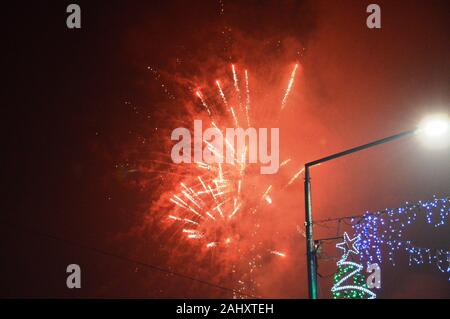 2020 Feuerwerk in Lukavac. Stockfoto