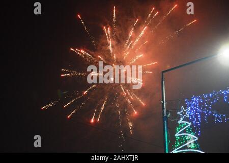 2020 Feuerwerk in Lukavac. Stockfoto