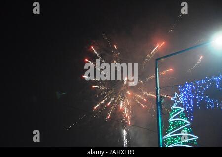 2020 Feuerwerk in Lukavac. Stockfoto