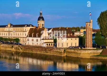 Frankreich, Saône-et-Loire (71), Chalon-sur-Saône, Doyenné Turm auf der Insel Saint-Laurent Stockfoto