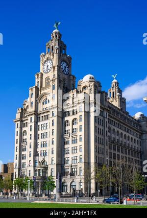 Das Royal Liver Building (1911) ist ein Grad I Gebäude am Pier Head, Liverpool, England, UK aufgeführt Stockfoto
