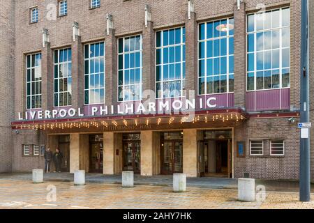 Liverpool Philharmonic Hall (1939), in der Hoffnung Street, ist die Heimat der Royal Liverpool Philharmonic Society, Liverpool, England, UK. Stockfoto