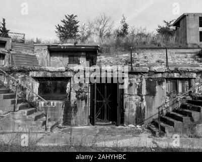 Verlassene Fort Hancock Küsten Armee miliatary Artillerie Basis bei Sandy Hook, New Jersey, Schwarz und Weiß Stockfoto