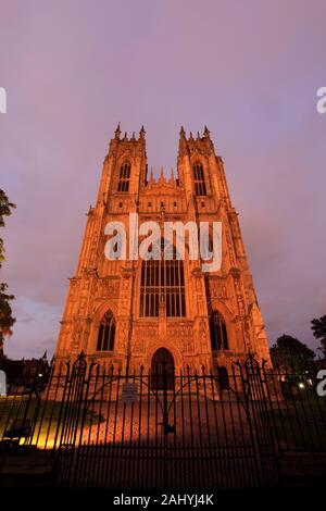 Beverley Minster bei Nacht, Beverley town, East Riding von Yorkshire, England, Großbritannien Stockfoto