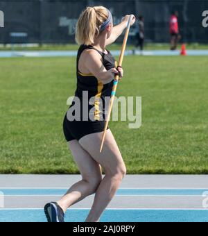 Werfen Einen Speer Beim Leichtathletik Sport Sportlerin Stockfotografie Alamy